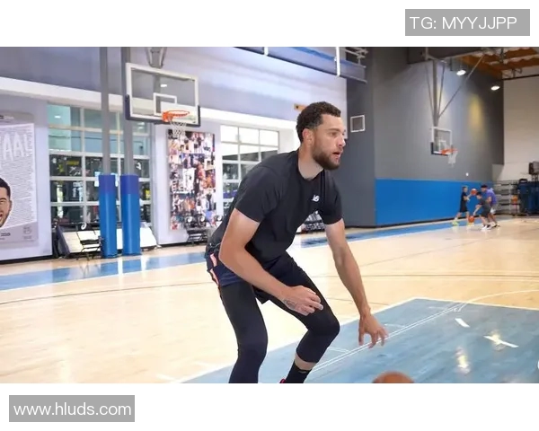 扎克拉文如何在NBA赛场上展现全能球员的风采与魅力